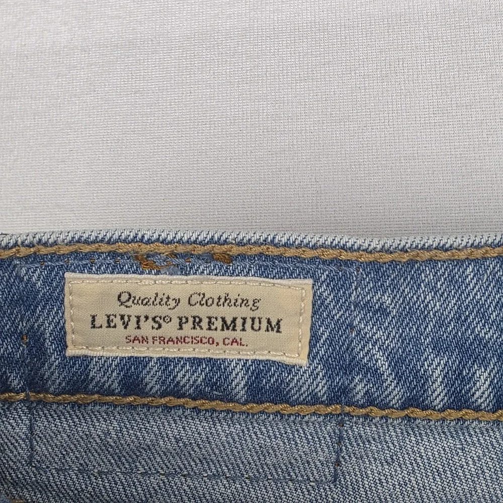 Levis Premium 501 XX Jeans Mens Size 30x32 Button Fly Light Blue Denim Pants